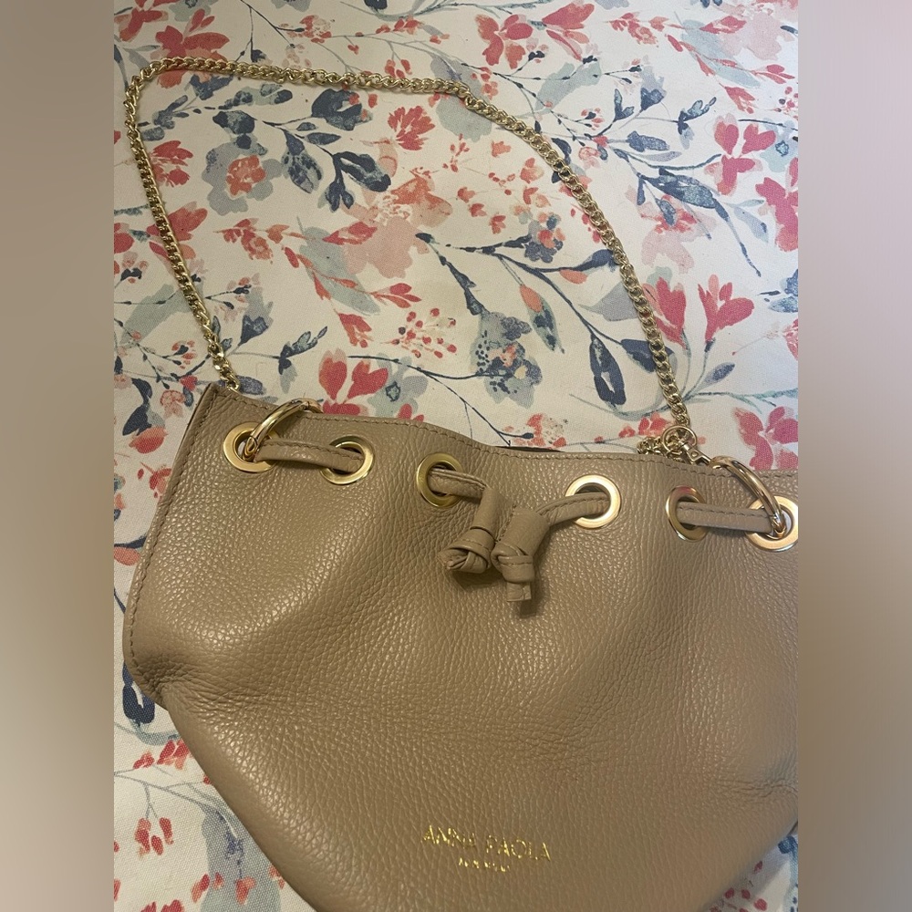 Brand new tan Anna Paola bag